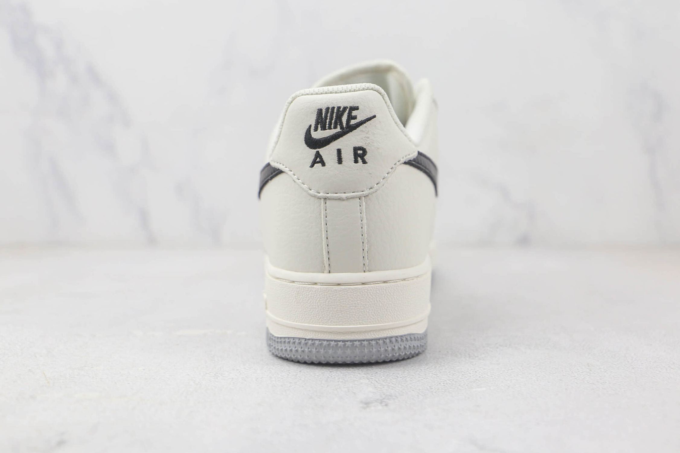 Nike Air Force 1 07 Low Light Grey Black White Shoes TQ9685-785 - Stylish and Versatile Footwear for Men.
