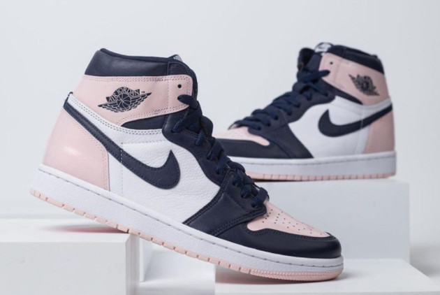 Air Jordan 1 High OG 'Bubble Gum' Atmosphere/White-Laser Pink-Obsidian - Stylish and Chic Sneakers
