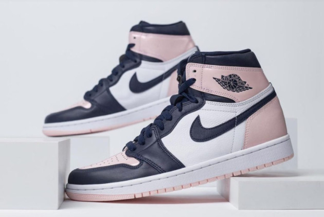 Air Jordan 1 High OG 'Bubble Gum' Atmosphere/White-Laser Pink-Obsidian - Stylish and Chic Sneakers