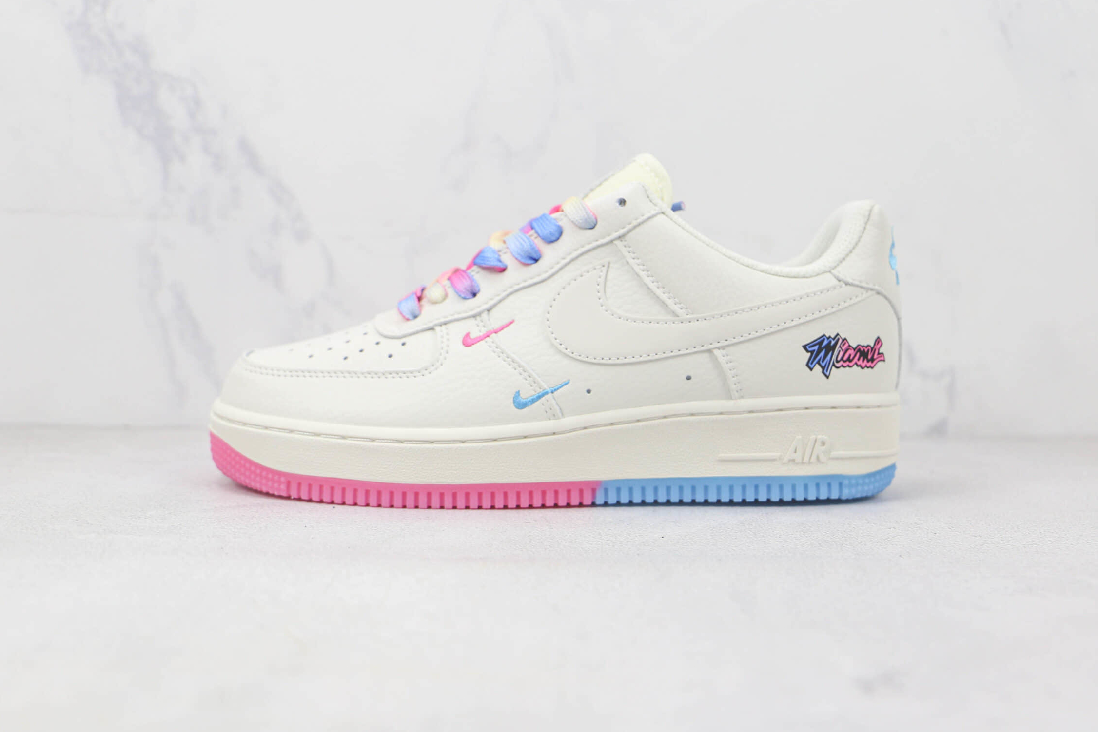 Nike Air Force 1 07 Low White Blue Red - Shop Now!