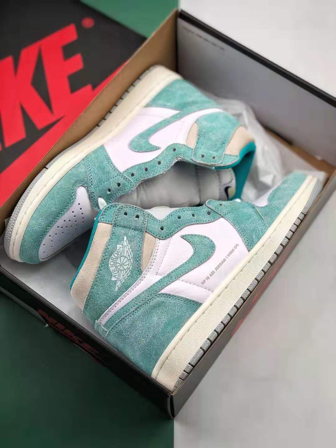 Air Jordan 1 Retro High OG Turbo Green 555088-311 - Limited Edition Sneakers Available Online