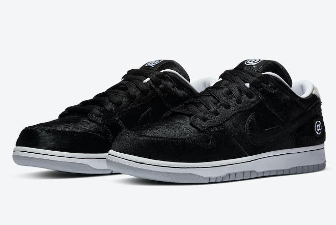 Medicom Toy x Nike SB Dunk Low 'BE@RBRICK' CZ5127-001 - Limited Edition Collaboration Sneaker