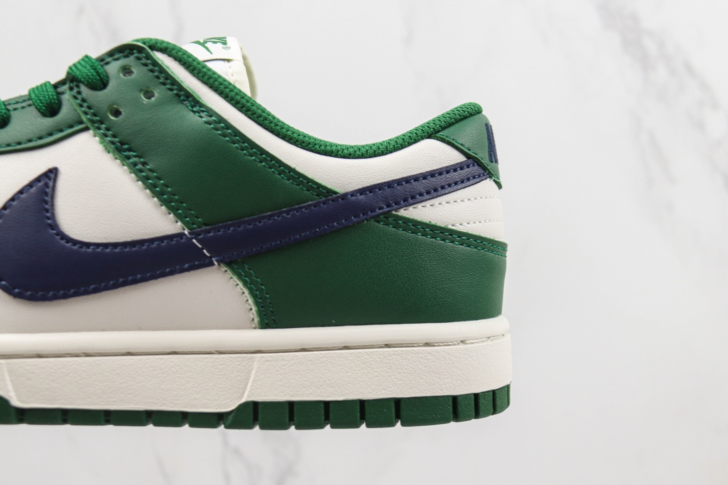 Nike Dunk Low 'Gorge Green' DD1503-300 - Trendy Sneakers for Style Enthusiasts