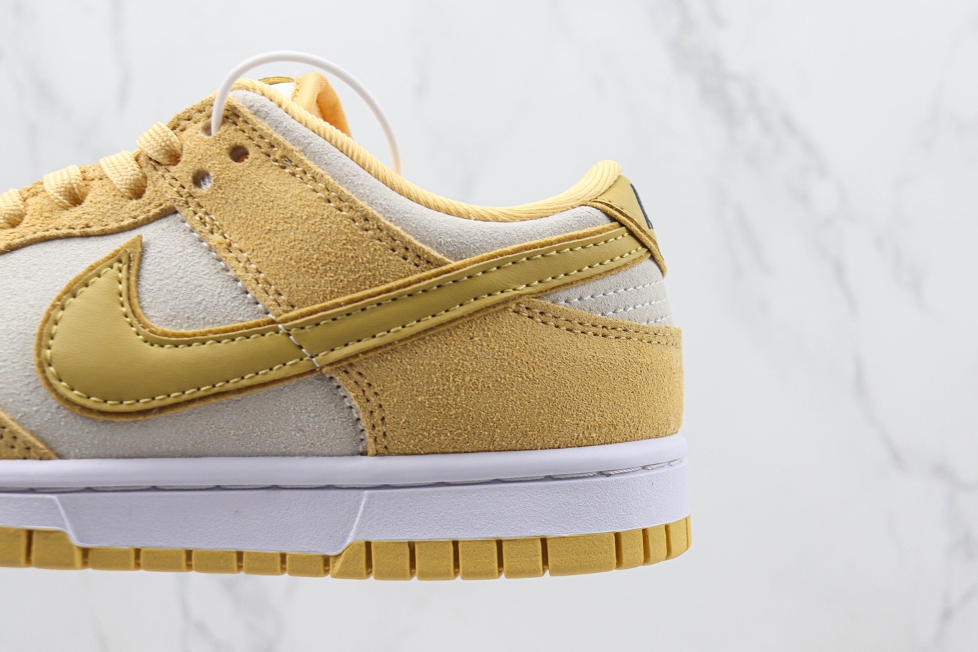 Nike Dunk Low 'Celestial Gold Suede' DV7411-200 - Stylish and Luxurious Sneakers