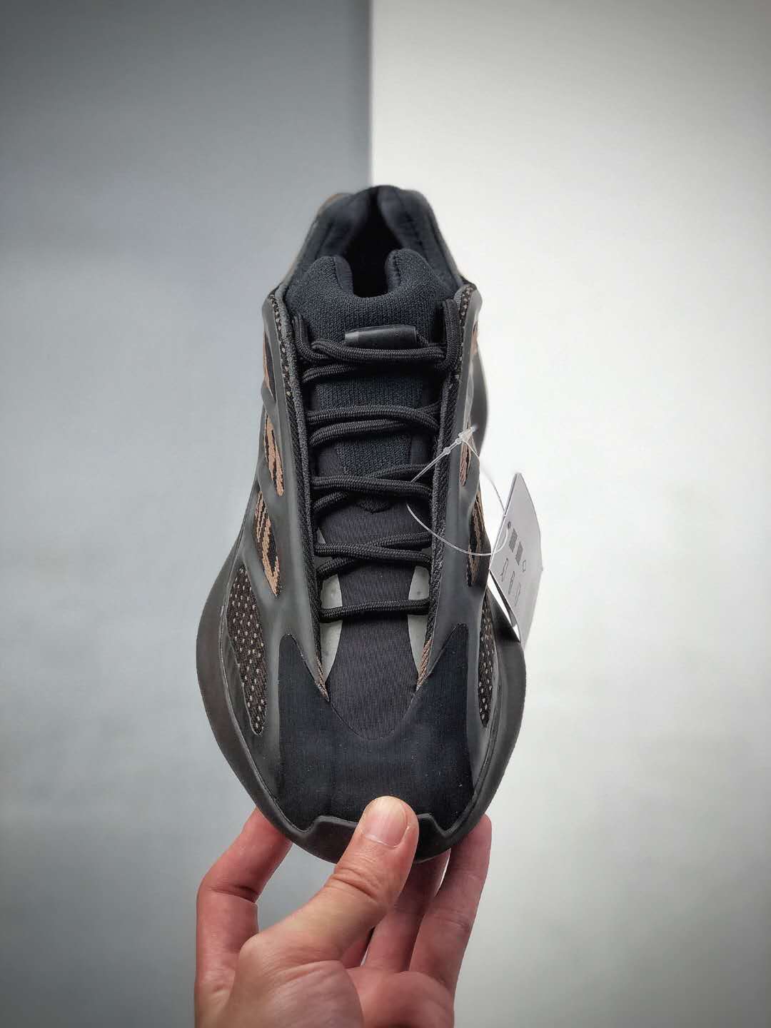 Adidas Yeezy 700 V3 'Clay Brown' GY0189 - Stylish Sneakers with Bold Aesthetic