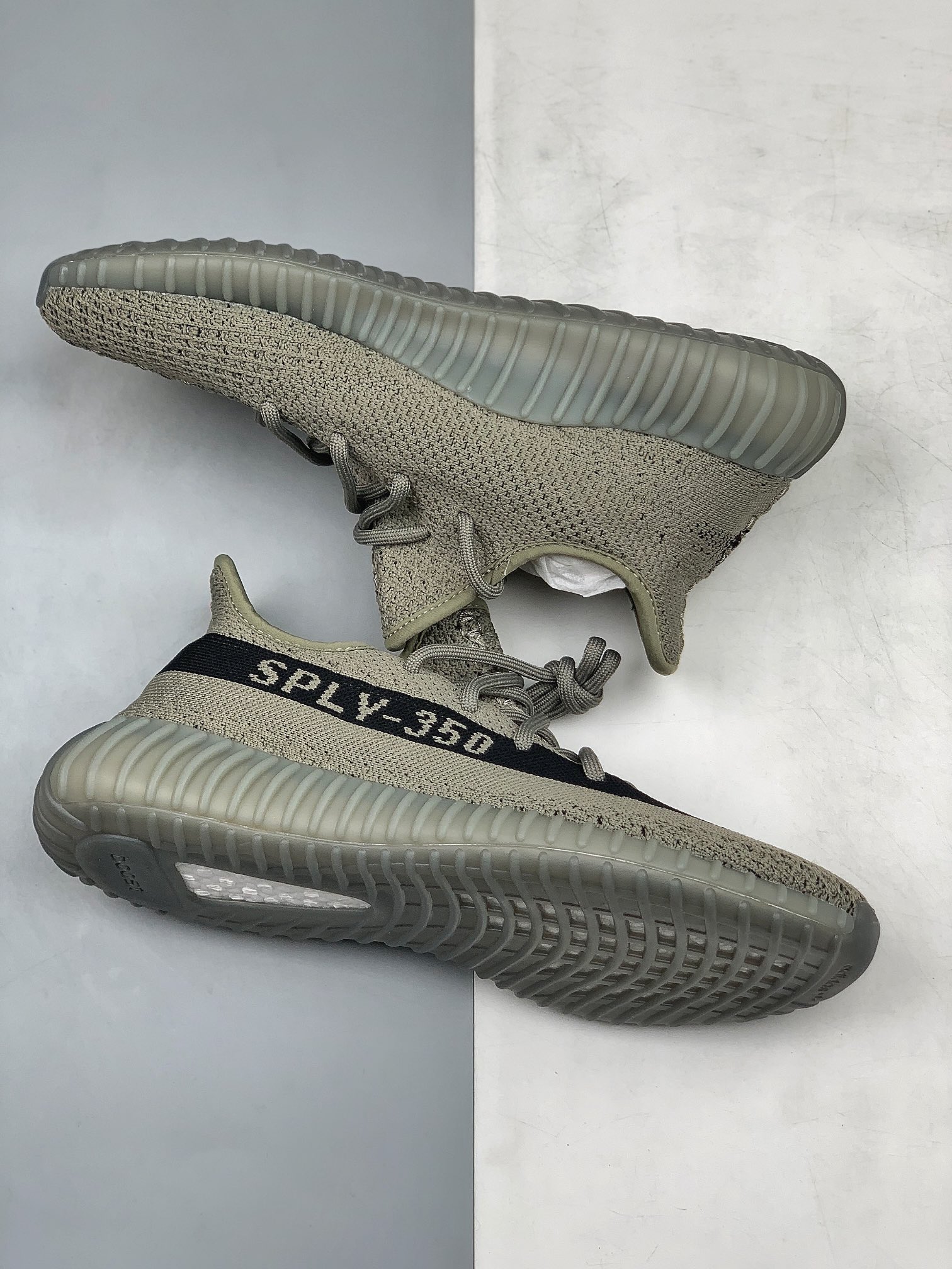 Adidas Yeezy Boost 350 V2 Granite HQ2059 - Stylish and Comfortable Footwear