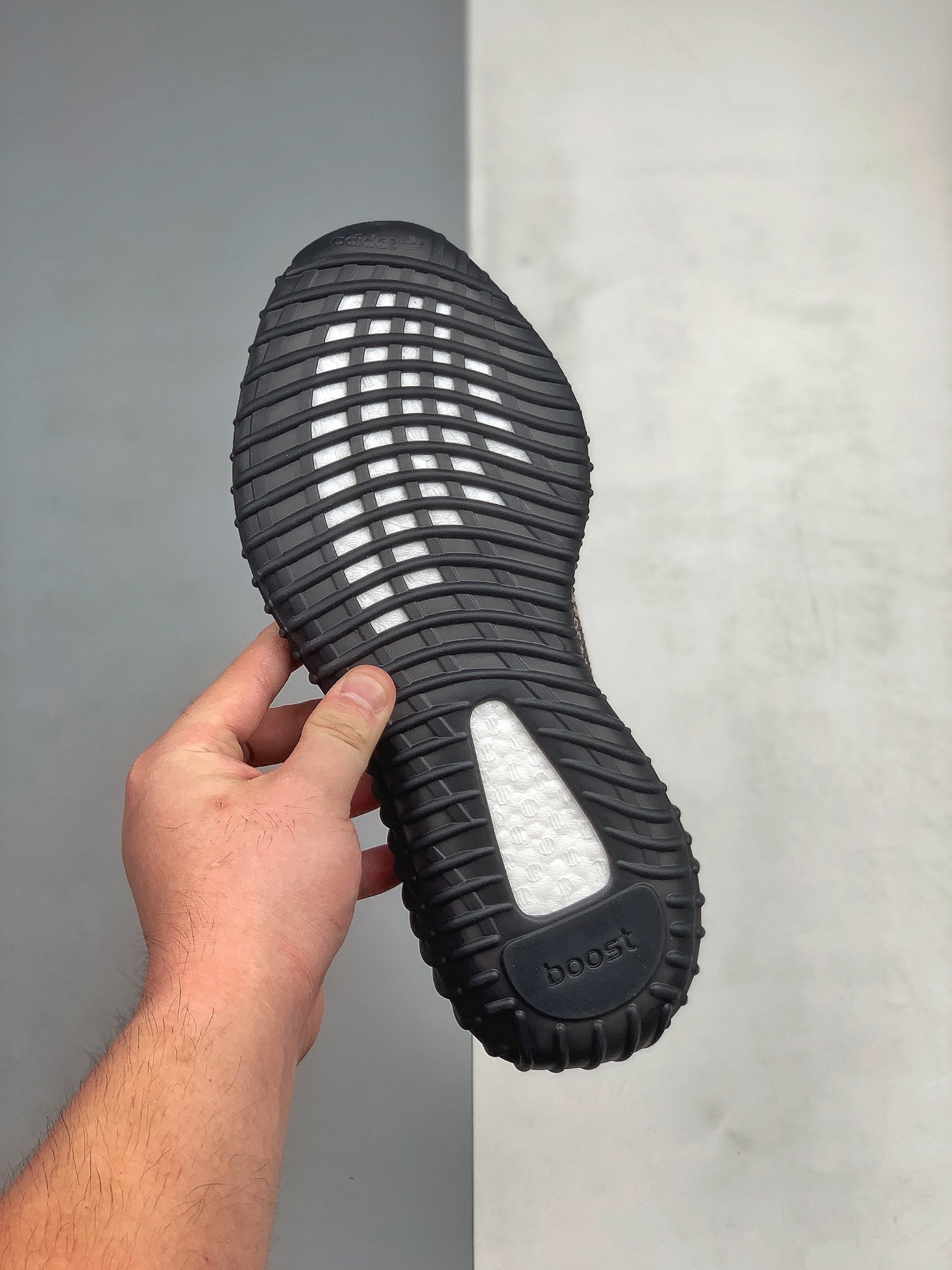 Adidas Yeezy 350 V2 Carbon Beluga - High-Quality HQ7045 Sneaker
