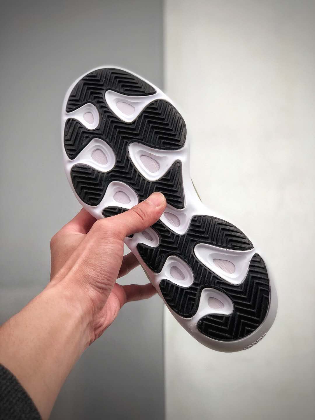 Adidas Yeezy Foam Runner Boost 700 V3 EF9899 - Stylish and Comfortable Footwear