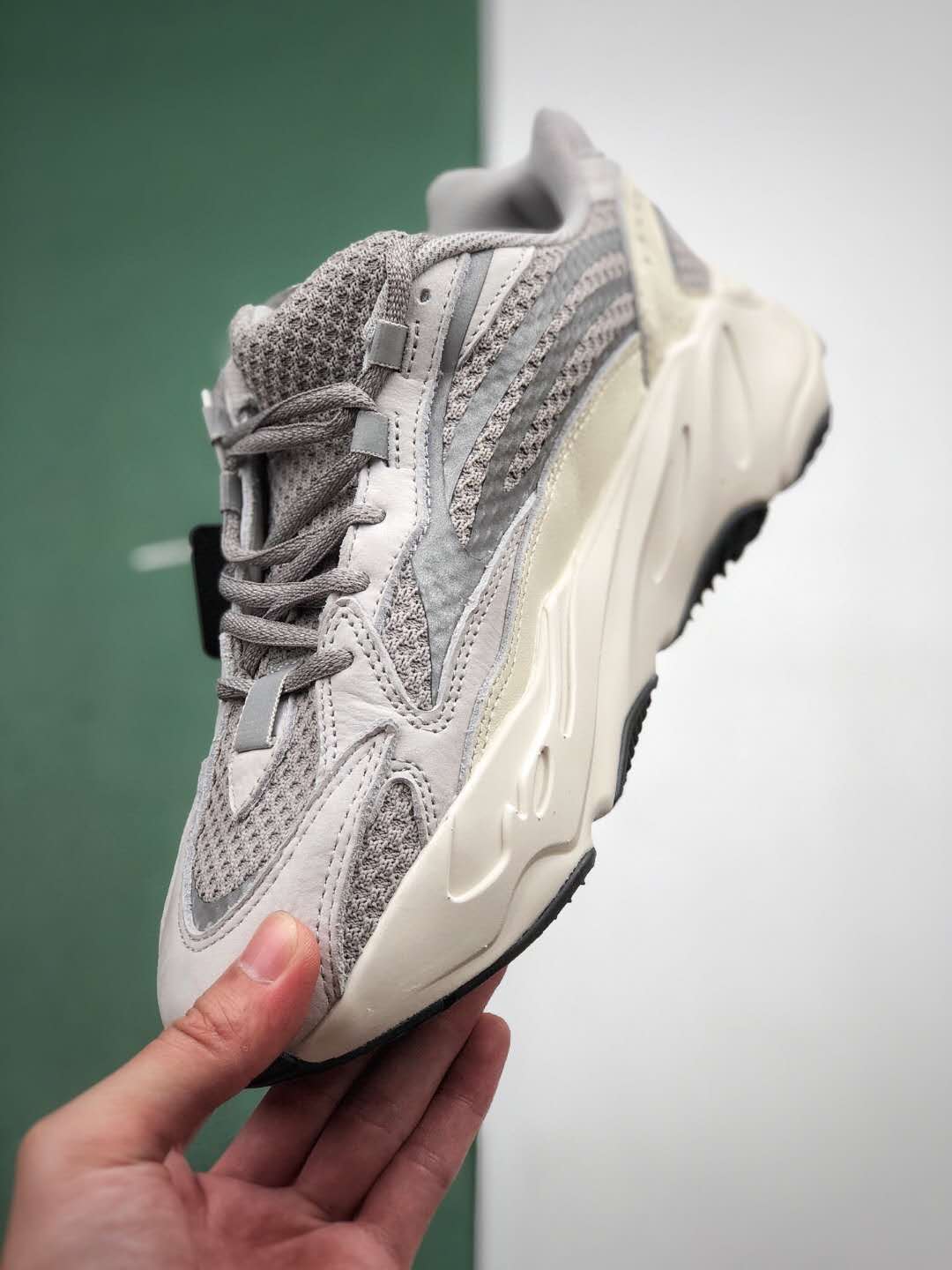Adidas Yeezy Boost 700 V2 Static - Premium Sneaker - Limited Edition