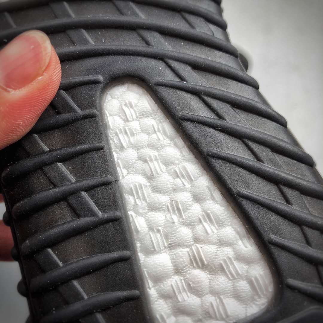 Adidas Yeezy Boost 350 V2 Oreo - Premium Quality Sneaker